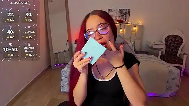 Amaraa_couper1 on StripChat 