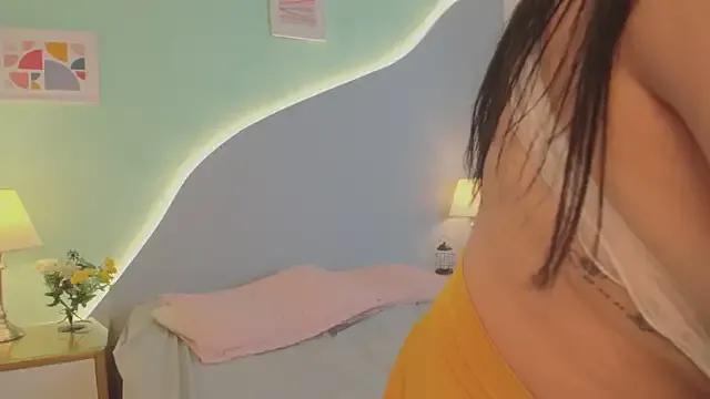 Amberwestt_ from StripChat is Freechat