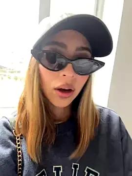 Ameellie from StripChat
