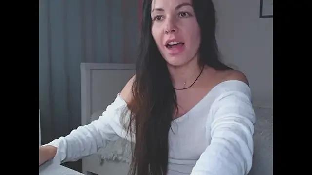 ameliamersi from StripChat is Freechat