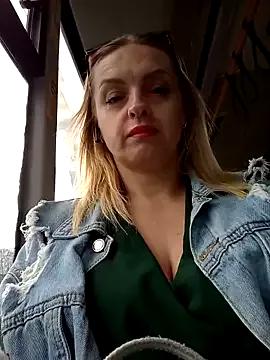 Ami_Foxy from StripChat is Freechat