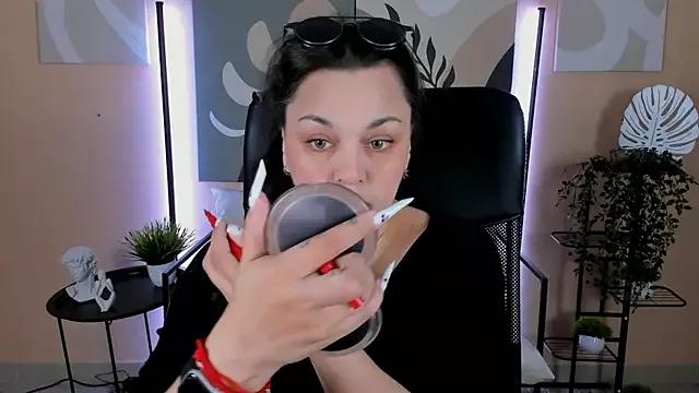 AmiraDevill from StripChat is Freechat