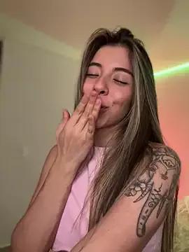 AmmyCollinsW from StripChat is Freechat