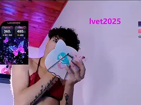 anaisvelvet2025 from StripChat is Freechat
