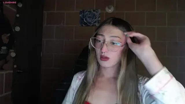 Andrea_camilaaa from StripChat is Freechat