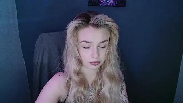 AngelicaHollywood from StripChat is Freechat