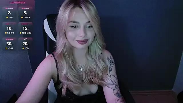 AngelicaHollywood from StripChat is Freechat