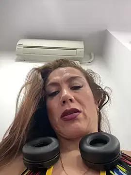 angelitasexy81 from StripChat is Freechat