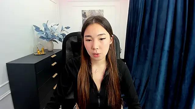 AnnaReyla from StripChat
