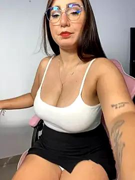 Anniferreira2 from StripChat