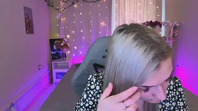 AnnyHandd from StripChat is Freechat