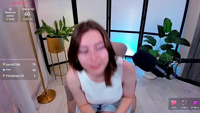AnnyNextDoor from StripChat is Freechat