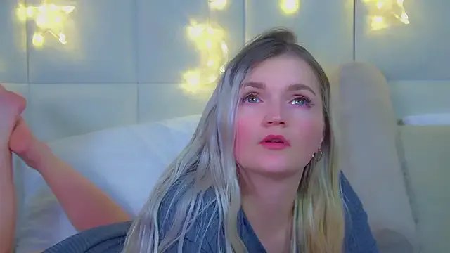 Freechat AnnyRaii on StripChat