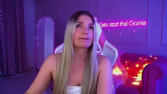 Freechat AnnyRaii on StripChat