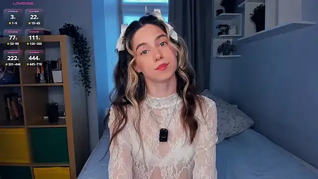 Freechat AntonettaTarring on StripChat