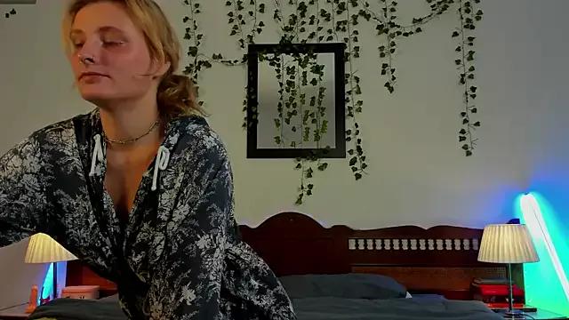 Ariana_Spring from StripChat is Freechat