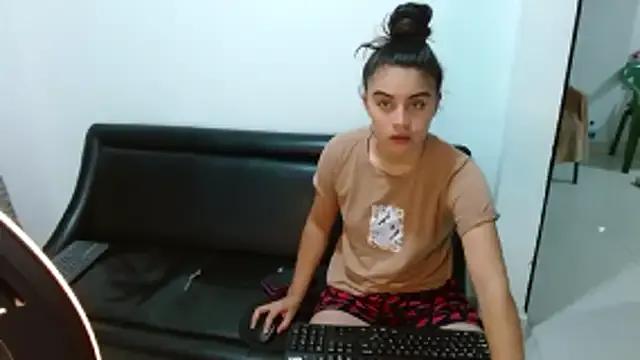 Freechat Arieeel_09 on StripChat