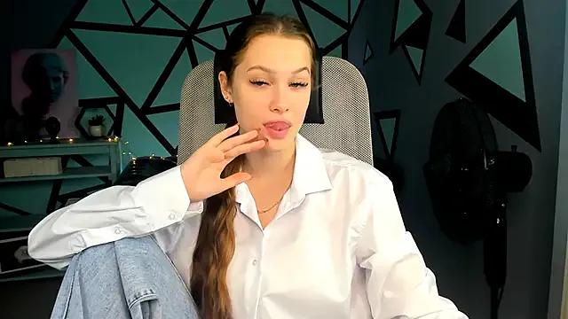 ArielSykes from StripChat is Freechat