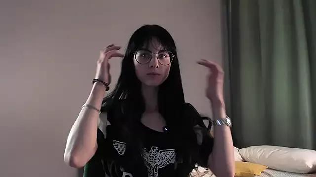 ArlineJanik from StripChat is Freechat
