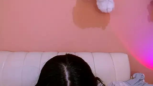 aura_starling from StripChat is Freechat