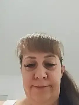 Freechat AvaDivaMilf on StripChat