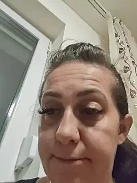 Freechat AvaDivaMilf on StripChat