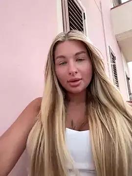 AvaShayy from StripChat
