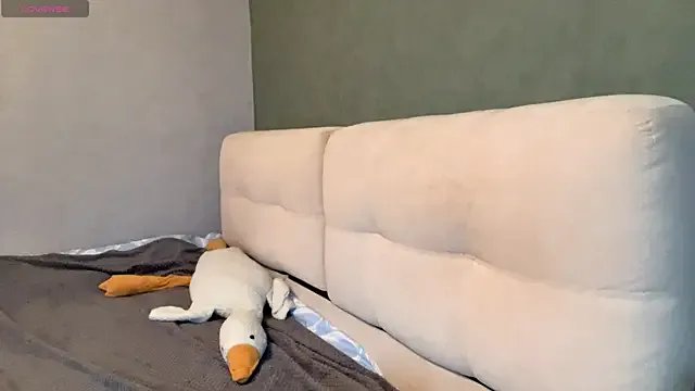 AveryBerkson on StripChat