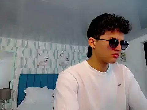 Axel_savage from StripChat is Freechat