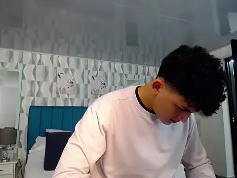 Axel_savage from StripChat is Freechat