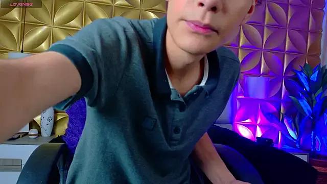 AxelWolfe from StripChat is Freechat