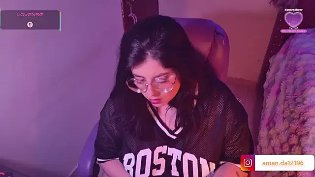 Freechat Azamy-12 on StripChat