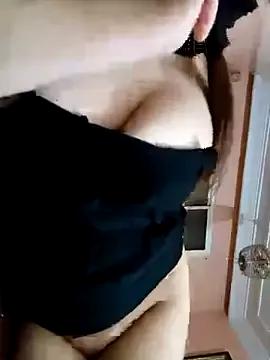 Baby-zoz from StripChat is Freechat