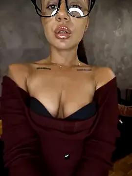 BabyFaceMia from StripChat is Freechat