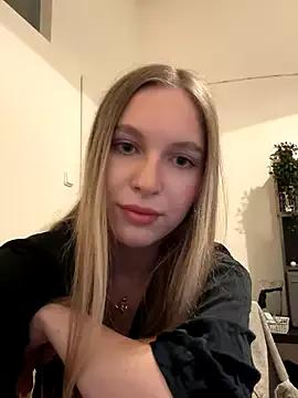 bbysonia from StripChat