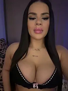 Group BellaaVixen on StripChat