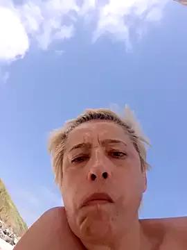 BellaBellaHot from StripChat