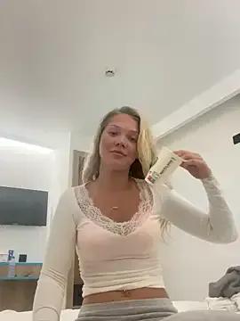 Bellablows from StripChat is Freechat