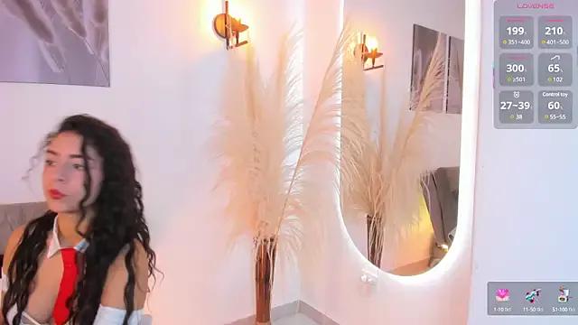 bellasinz from StripChat is Freechat