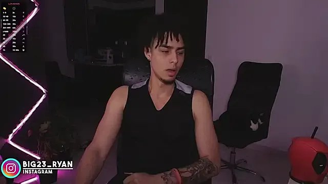 Freechat bigryann23 on StripChat