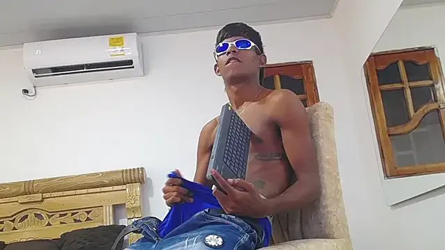 Freechat black_boy22_ on StripChat