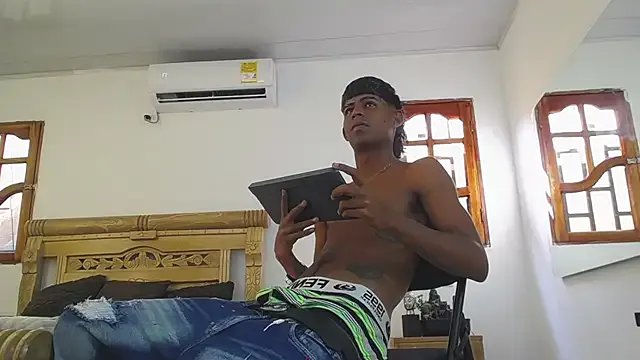 Freechat black_boy22_ on StripChat