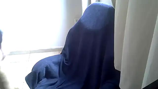 Blue_Liz from StripChat is Freechat