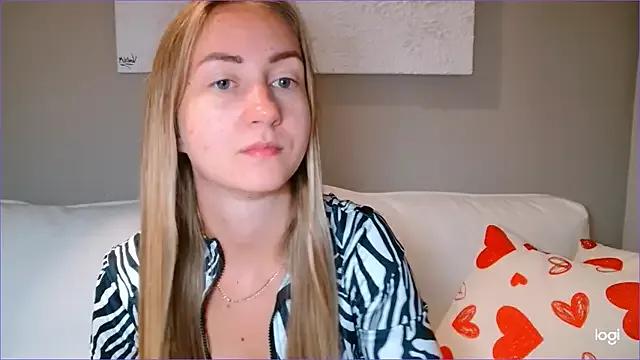 Freechat BluueSilk on StripChat