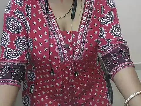 bold_naina on StripChat