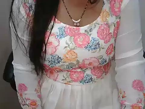 bold_naina on StripChat