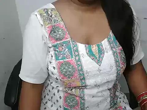 bold_naina on StripChat