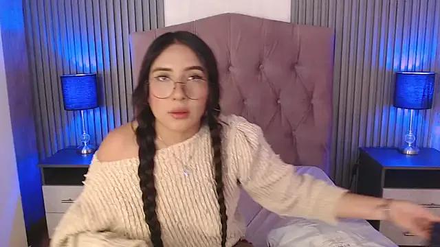 Bonnali_lune from StripChat