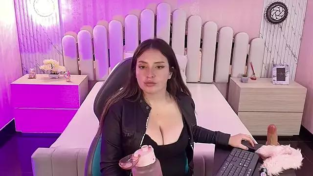 BrithaniKy from StripChat is Freechat