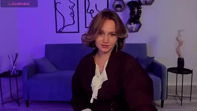 Freechat BritnieCute on StripChat